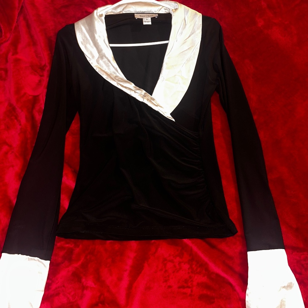 Black and white blouse size Small